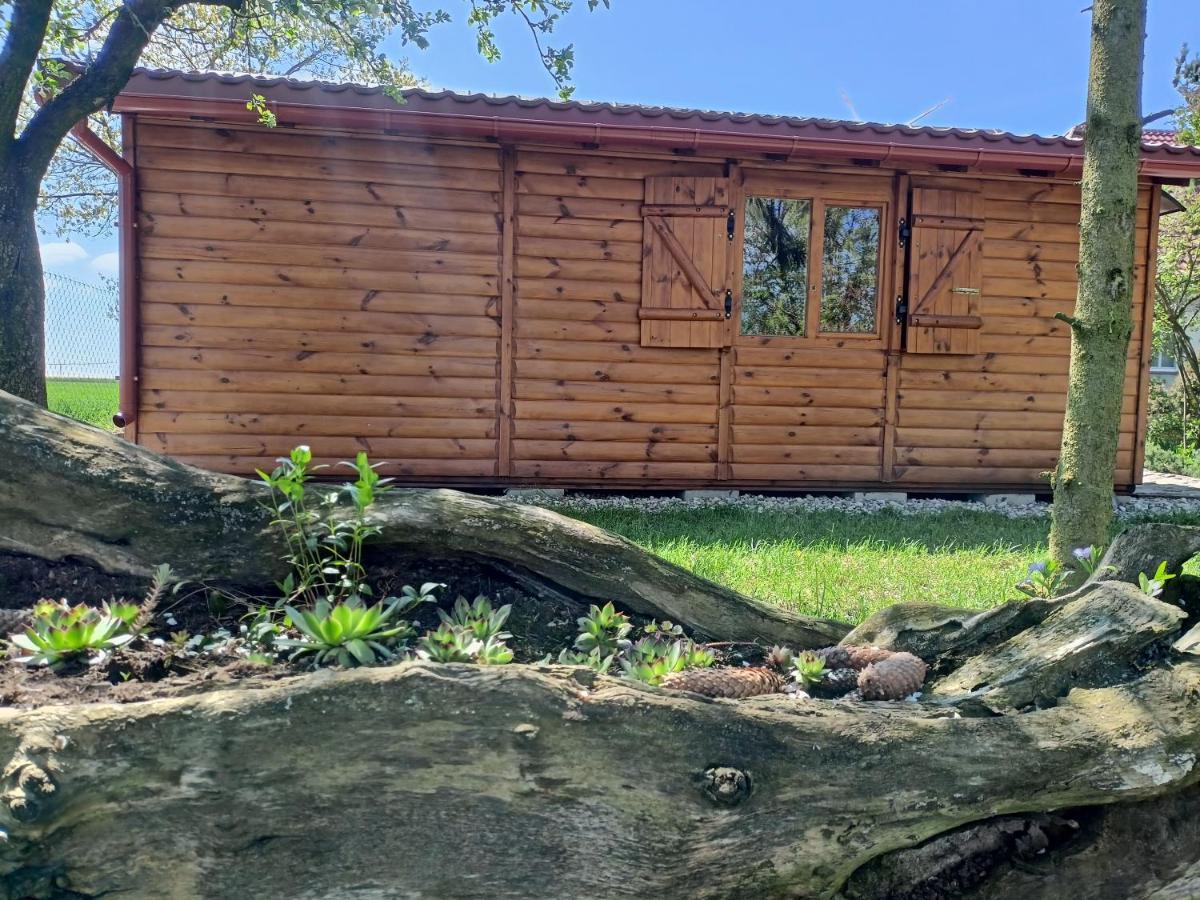 2 W Rancho Lodge
